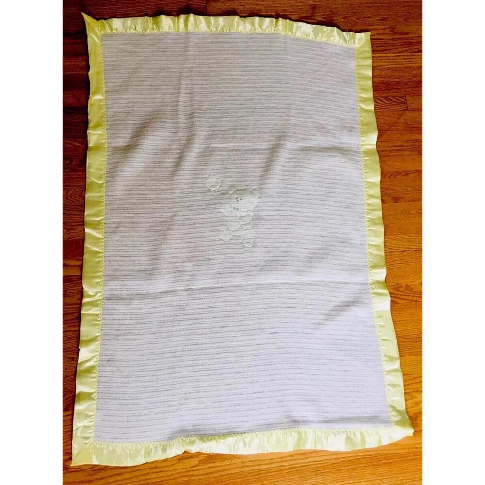 Quiltex Vintage Baby Blanket Bear Balloon White Weave Yellow Satin Trim 52x40